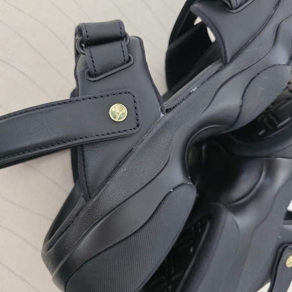 Nike Womens Jordan Deja Sandals Black Gold Shoes FN5036-001 Size 11 NEW - Picture 8 of 11